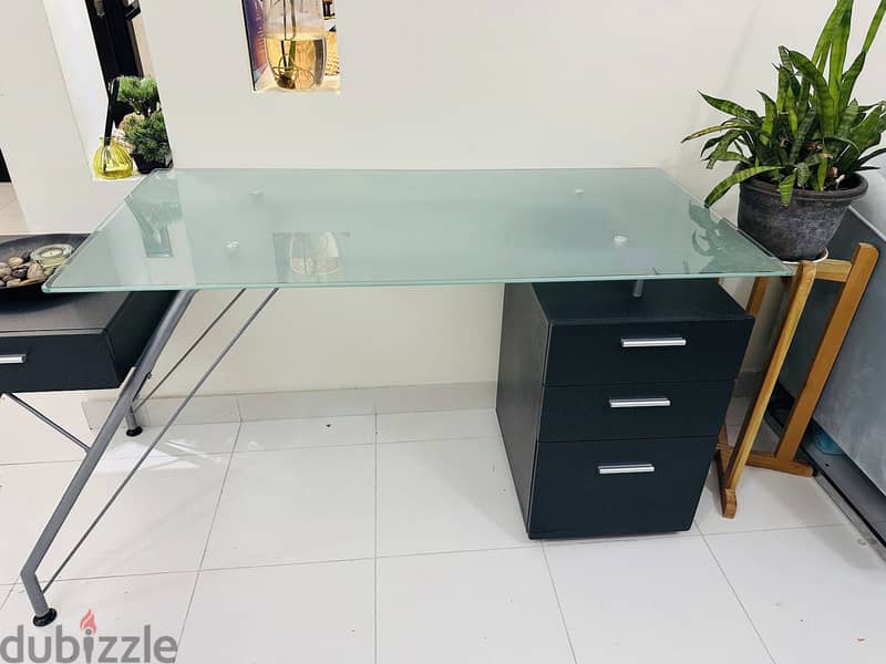 Extremely Luxurious & elegant Office table Set 5