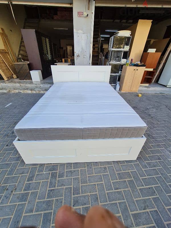 160×200 bed with mattress 1