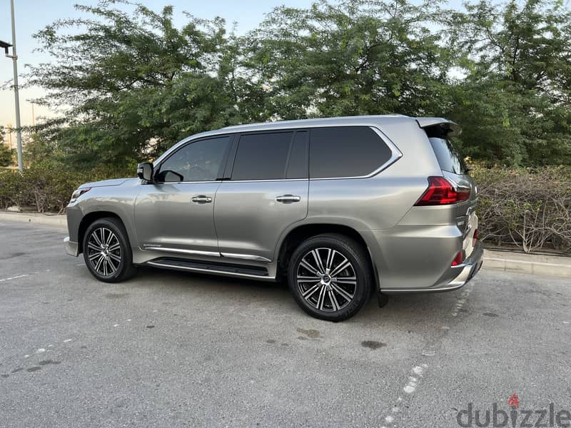 Lexus LX570S 2