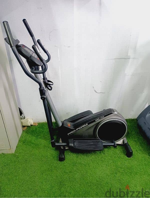 ProForm 225 CSE Elliptical Cross Trainer 1