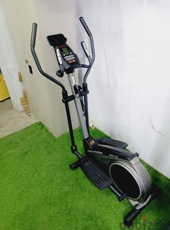 ProForm 225 CSE Elliptical Cross Trainer 2