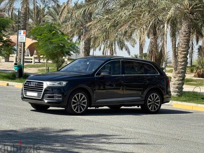 Audi Q7 2016 black 1