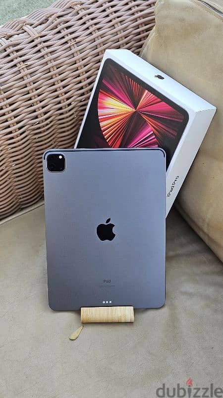 Ipad pro 11 m1 chip, 128gb battery health 93% with full box 1