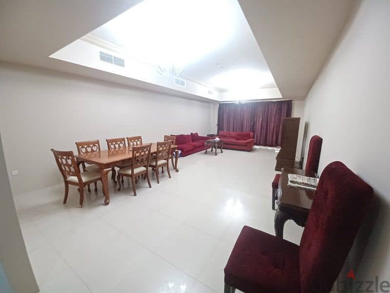 1 bed space available in juffair Very big apartment 0