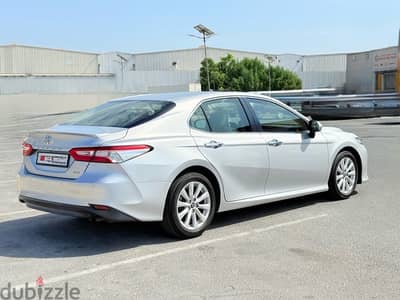 Toyota Camry GLE 2018