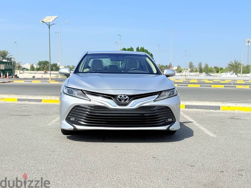 Toyota Camry GLE 2018 3