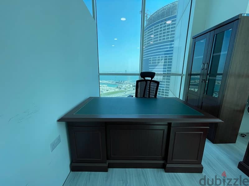 Very Clean Office furniture 10