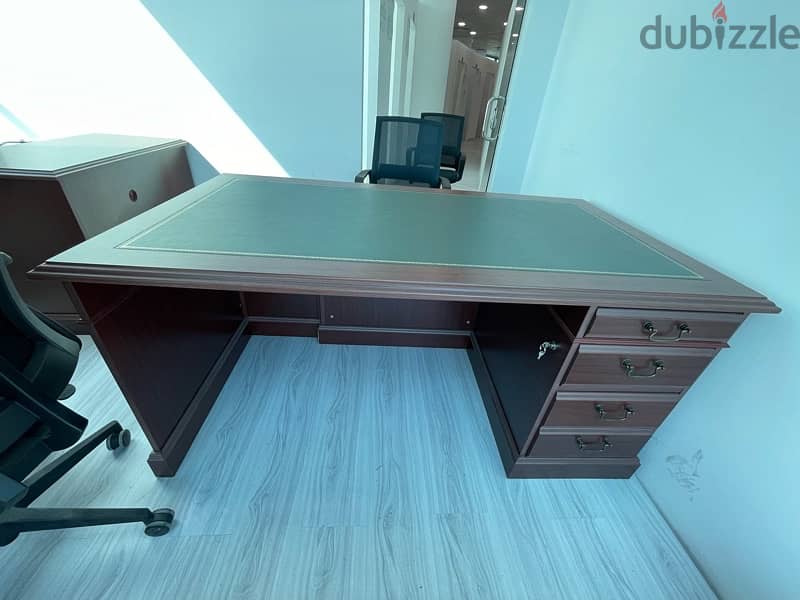 Very Clean Office furniture 11