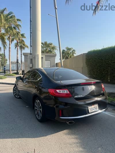 Sport Accord V6 With Eye Catching License plate