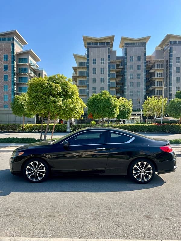 Sport Accord V6 With Eye Catching License plate 2