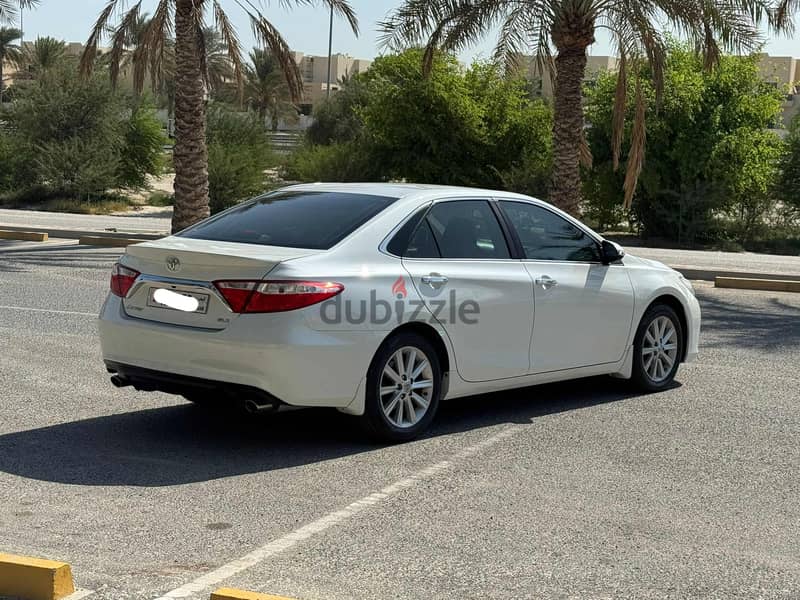 Toyota Camry GLX 2017 white 6