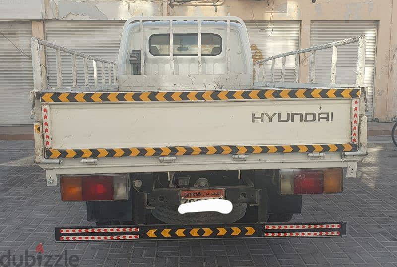 Hyundai Double Cabin Six Wheel for Sale 3