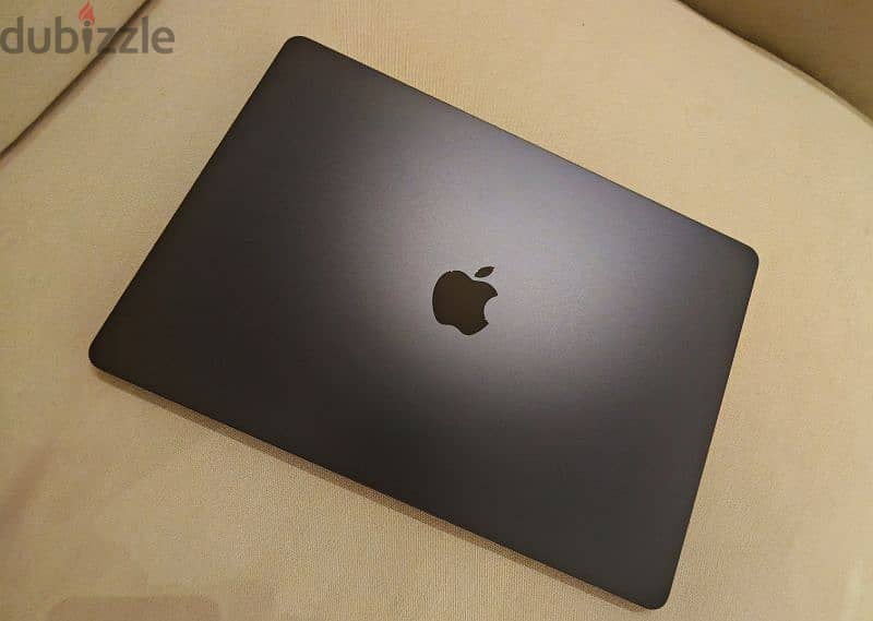 Macbook Air m3  15 inch midnight 10 days used 1