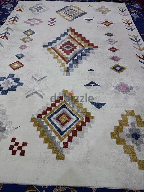 Turkey carpet in New condition 1 week used only, size 200/290 1