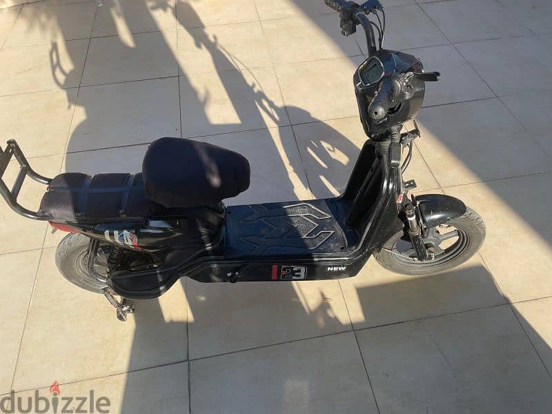 electric scooter used and the price is negotiablel 1