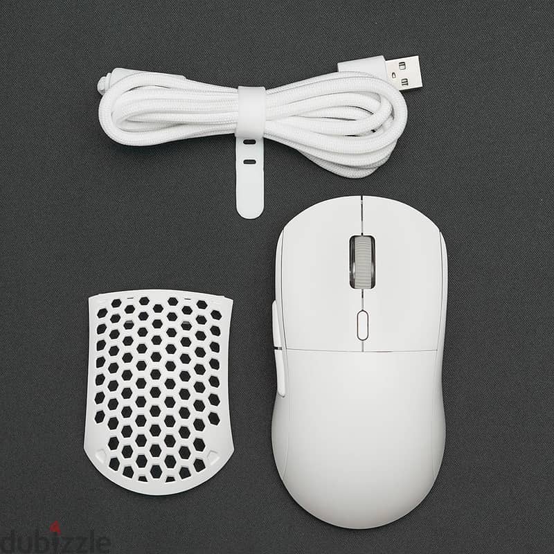 Wireless gaming mouse 0