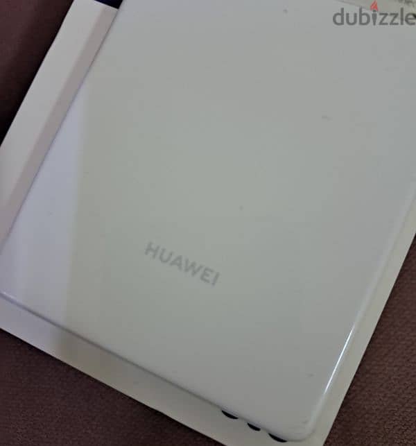 Huawei 5g mifi OPENLINE, Any sim can be used Batelco Stc and Zain 2