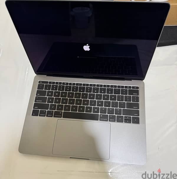 Apple MacBook Pro 13” (2017) 8gb 128gb very good 4