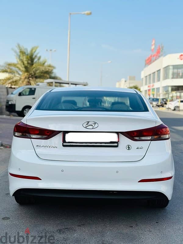 Hyundai Elantra 2018 4