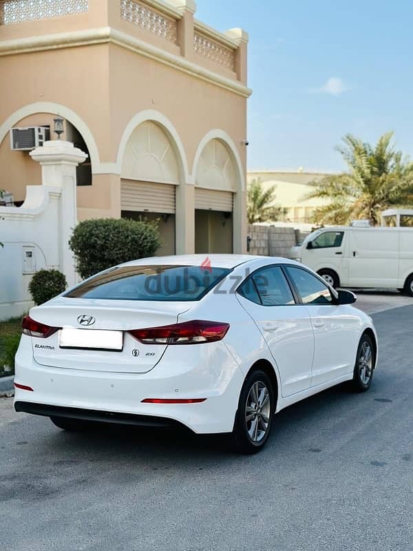 Hyundai Elantra 2018 5