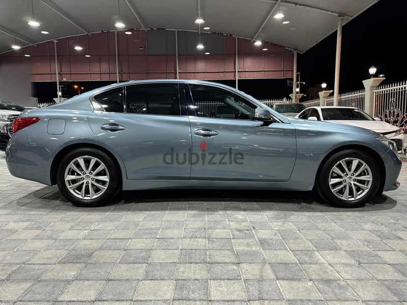 Infiniti Q50 2016 2.0 10