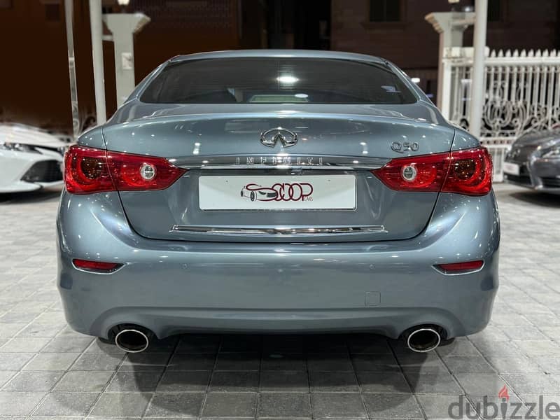 Infiniti Q50 2016 2.0 8