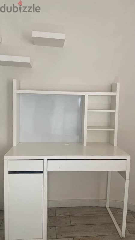 desk - white - very good condition 2