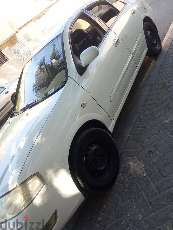 Nissan Sunny 2010 3