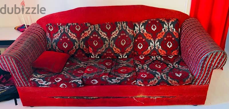 URGENT SALE. ! 3 seater sofa ( partially damaged ) 0