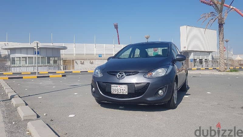 Super clean Mazda 2 2012 1