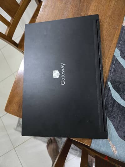 Gateway Gaming Laptop Core i5 10th Gen 8gb ram 256gb SSD with RTX2060