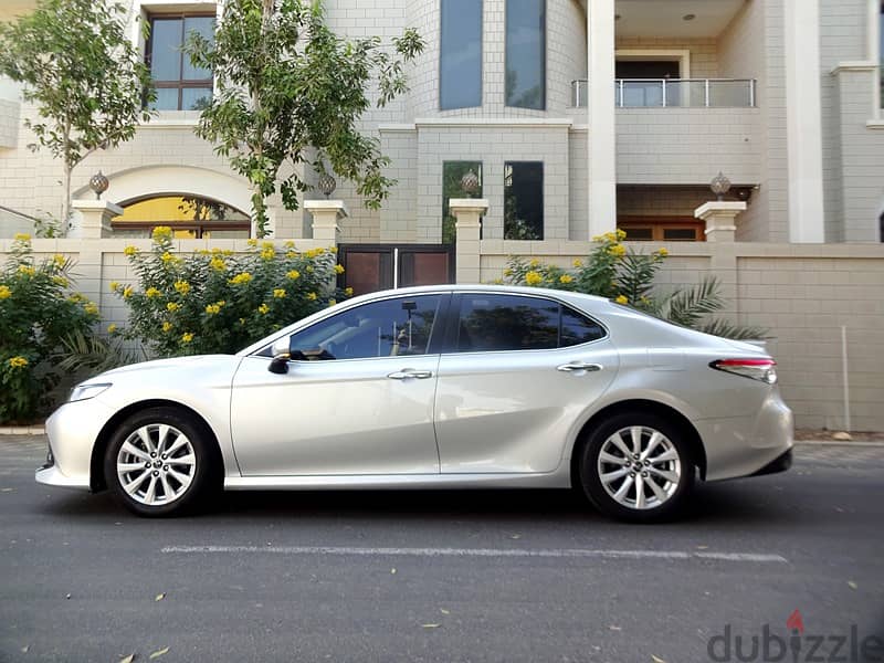 Toyota Camry GLE 2.5 L 2019 Silver Agent Maintained Well Maintaned Urg 2