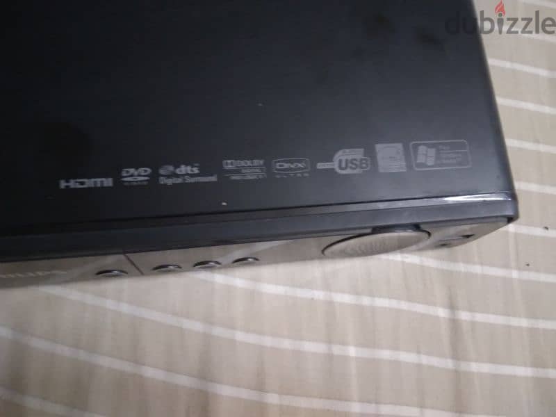 PHILIPS DVD PLAYER 1000W 2