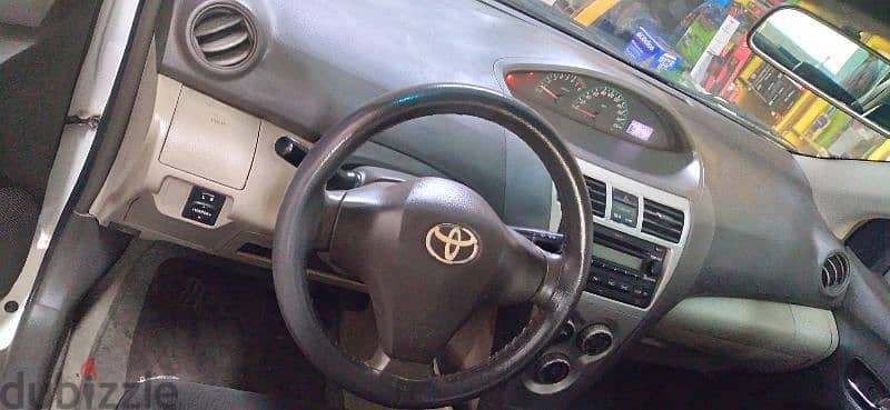 Toyota Yaris 2012 4