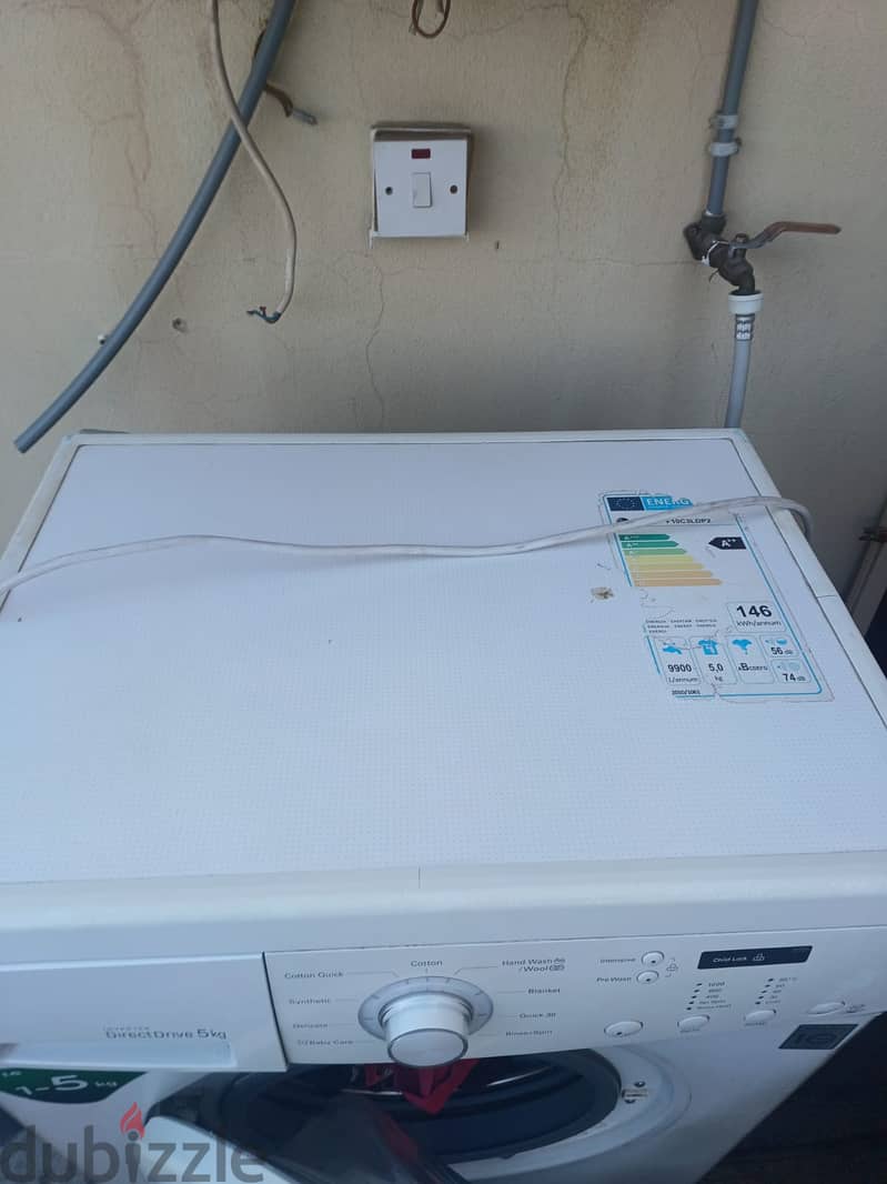 LG 5 kg Inverter Direct Drive Front Load Washing Machine with Stand 2