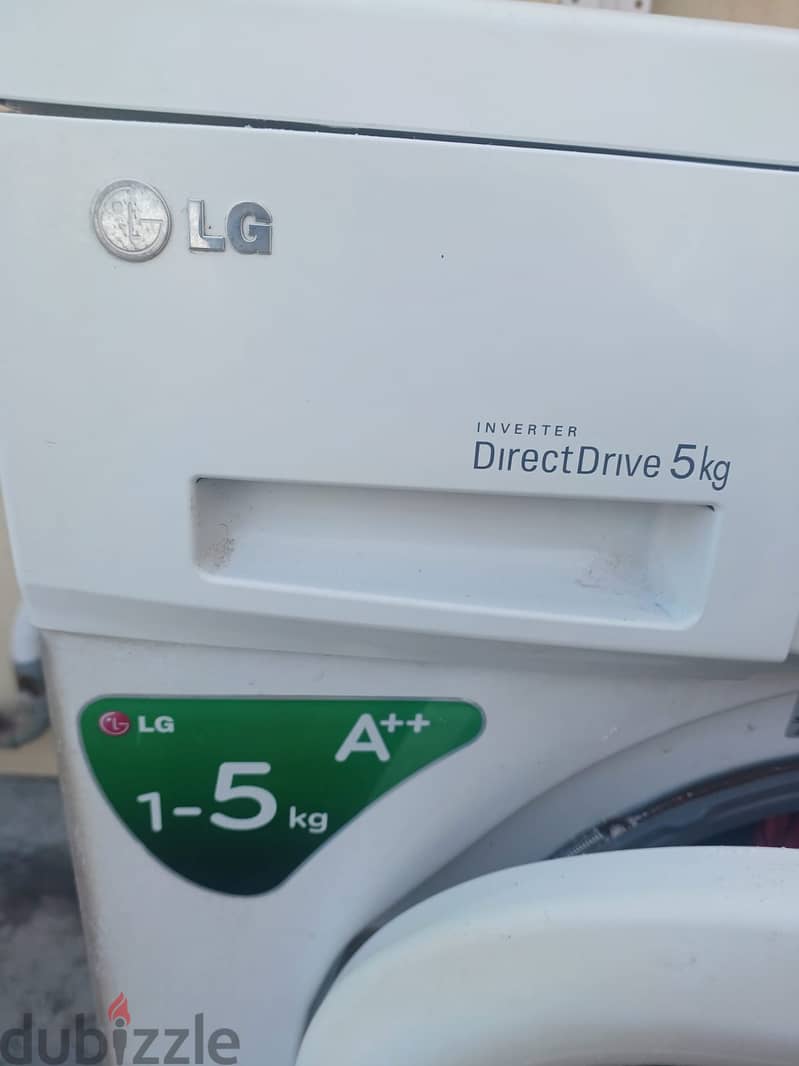 LG 5 kg Inverter Direct Drive Front Load Washing Machine with Stand 3