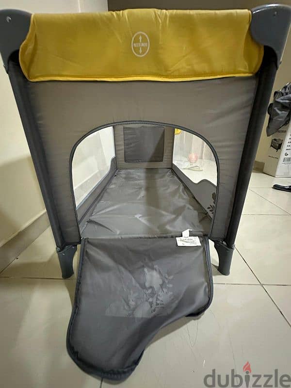 Baby cot with detachable diaper changing board and car seat 4