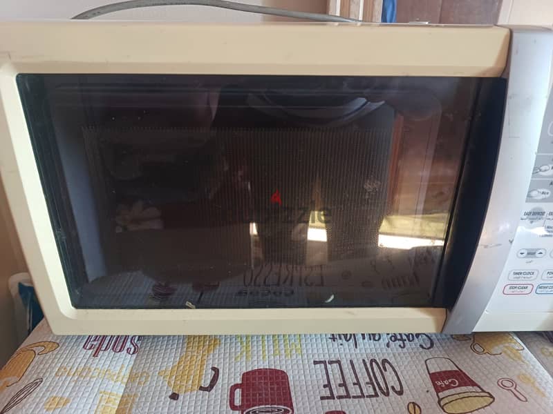 Sharp Microwave Oven 23L, 800-1000W - Excellent Condition, Great Price 3