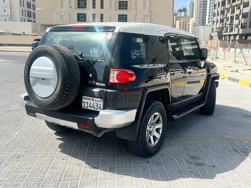 Toyota FJ Cruiser 2015 3