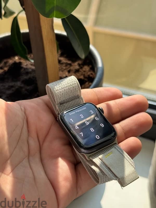 Apple Watch SE with all accessories 0