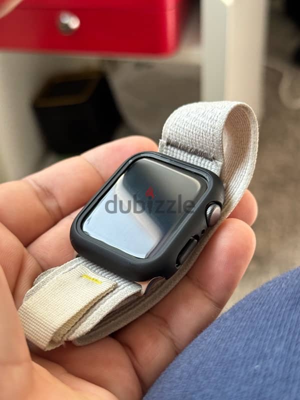 Apple Watch SE with all accessories 1