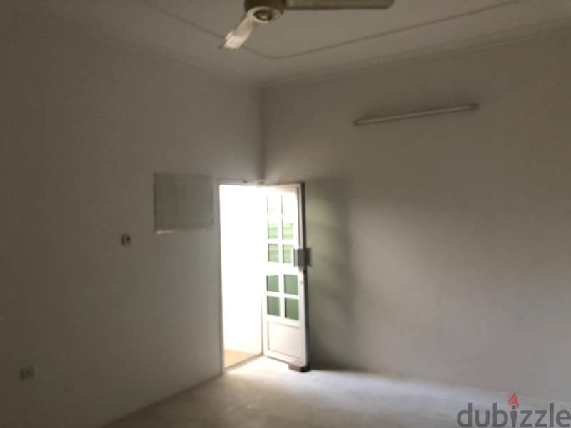 Juffair 2 comfortable bedrooms, (2 bathrooms), a bright living hall 6