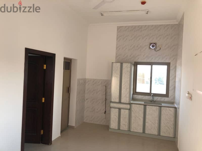 Juffair 2 comfortable bedrooms, (2 bathrooms), a bright living hall 17