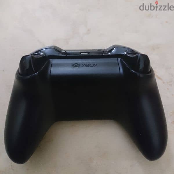 XBOX 1679 WIRELESS CONTROLLER 2