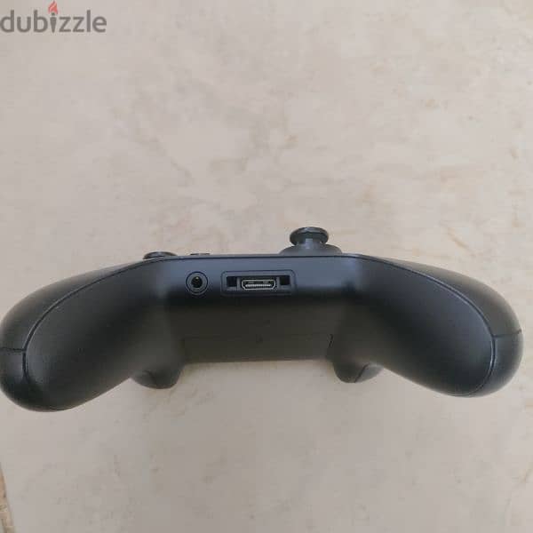 XBOX 1679 WIRELESS CONTROLLER 3