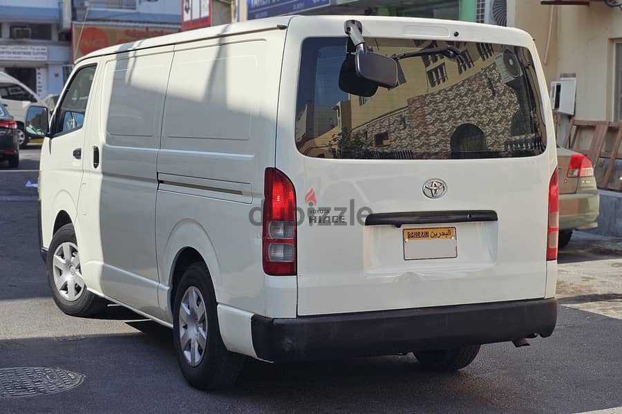 Toyota Hiace 2015 Cargo Van 2