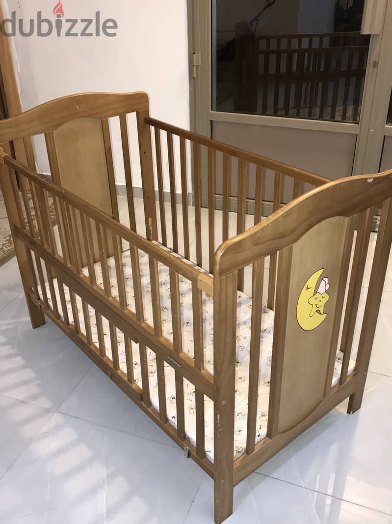 Baby crib good condition 1