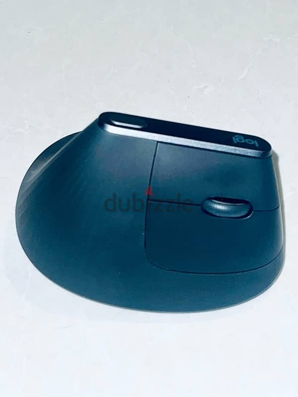 Logitech MX Vertical Advanced Ergonomic Mouse 3