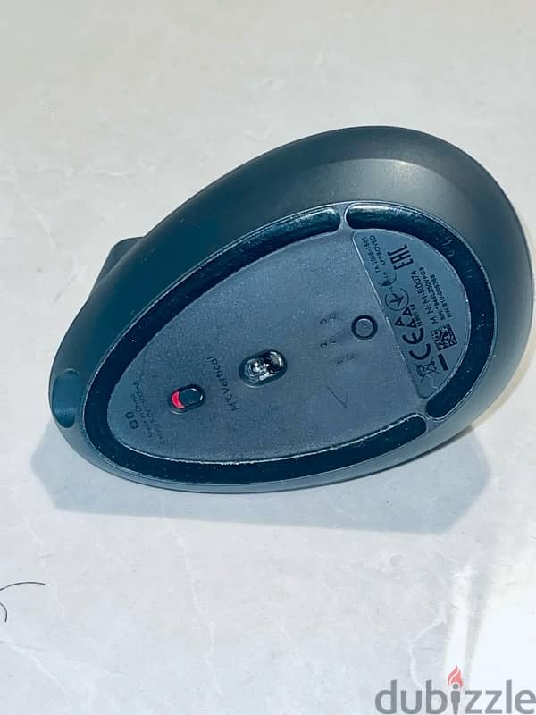 Logitech MX Vertical Advanced Ergonomic Mouse 6