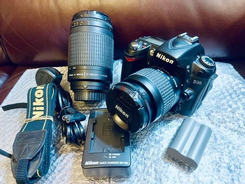 Nikon D90 DSLR Camera with 2 Nikon VR lens (18-105mm & 70-300mm) 1